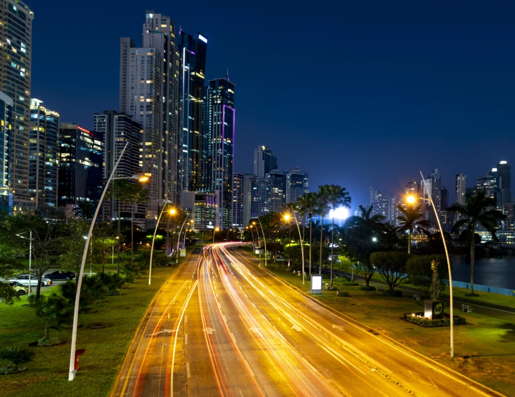 Cinta costera panama metropolis