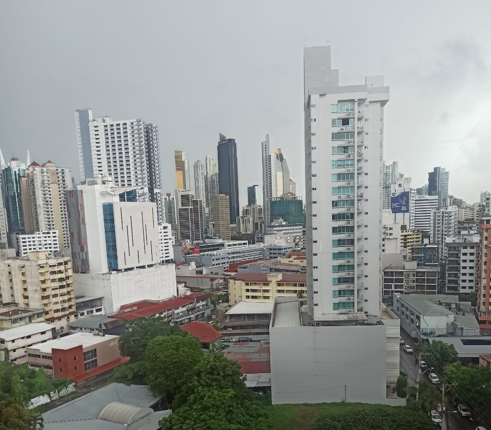Panama City skyline, an urban lifestyle option for expats moving to Panama